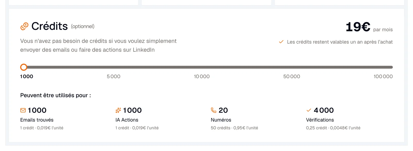 Les crédits d'Emelia sur sa page tarifs, le 4 octobre 2026 : 19 € par mois les 1 000, valables un an après l'achat, à 1 crédit l'email et 50 le numéro.